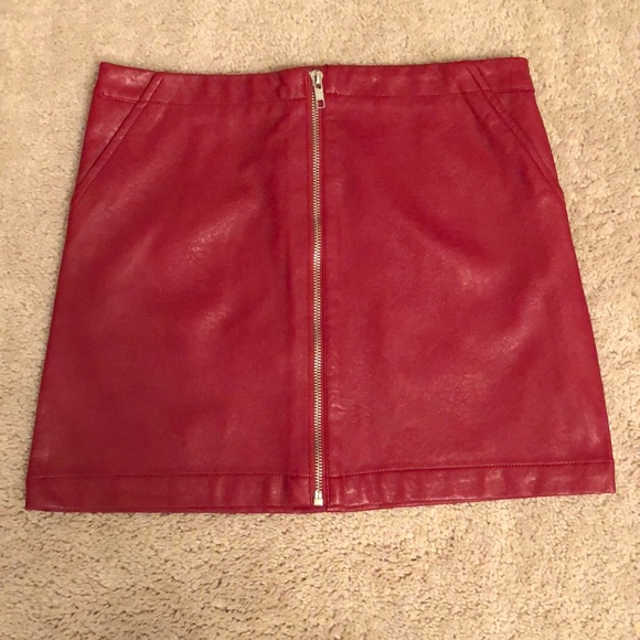 NWOT Red leather mini skirt🍒 - Picture 5 of 7